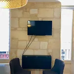 Studio Flat Luxurious Suite - Romantic Balcony