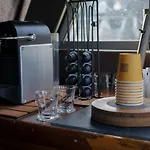 Bateau Cocoon Au Bassin Des Lumieres