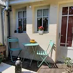 Furnished Apartment Near Palais de la Justice With 2 Bedrooms&a Garden