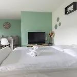 Modern 2-Rooms In Bordeaux