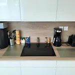 Jolie Suite Parentale, Chambre Et Salle D\'Eau, Avec Son Coin De Verdure A 5 Minutes A Pied Du Centre Ville