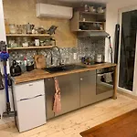 Appartement Cosy Avec Climatisation Et Patio Centre Historique De Bordeaux