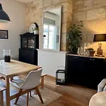 Elegant hypercentre apartment