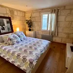 Elegant hypercentre apartment