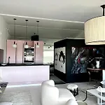 Tres Bel Appartement Type Loft Avec Terrasse, Quartier Saint-Augustin A Bordeaux