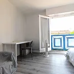 24 M2 Studio With Rooftop View