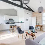 Splendid Flat Located In The Heart Of The Chartrons Near The Quays