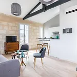 Splendid Flat Located In The Heart Of The Chartrons Near The Quays
