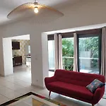 Maison 150M2 Jardin A Louer En Entier, Bordeaux Centre Chartrons, 3 Chambres 3 Salles De Bains 1 Canape-Lit Llllnumero De Telephone Dans L\'Annonce Si Questionlll