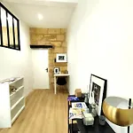 Modern Flat Historic Center