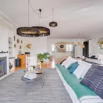 Very Beautiful Family House With Pool