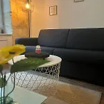 Bel Appartement Avec Mezzanine En Plein Centre De Bordeaux