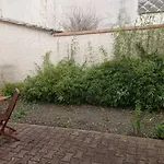 Chambre Privee Avec Sdb Au Jardin Public