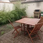 Chambre Privee Avec Sdb Au Jardin Public