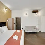 Villa Erizio, A Bucolic And Urban Break