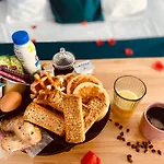 Mieuxqualhotel Jacuzzi Privatif Love Room