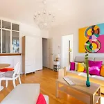 Guestready - Bright Apt In City Centre W/ Parking