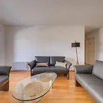 Lovely Bordeaux Flat With Parking