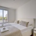 Lovely Bordeaux Flat With Parking