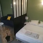Bordeaux Downtown, Pool Access