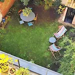 Beautiful House With Garden In Bordeaux