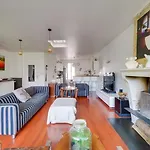 Family House With Pool