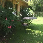 Family Home In Bordeaux With Large Pool