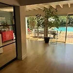 Family Home In Bordeaux With Large Pool