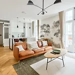Guestready - Sunny Retreat With Tower Views