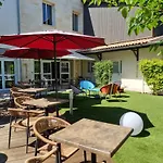 Bloom Hostel Bar & Garden