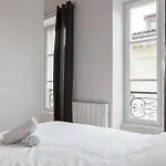 Grand Theatre Bright Apartment