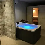 Love House With Spa