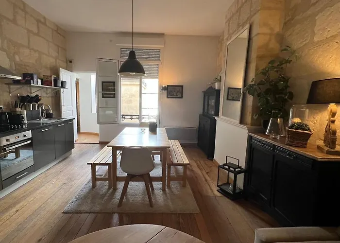 Elegant hypercentre apartment