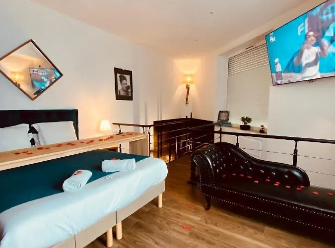 Mieuxqualhotel Jacuzzi Privatif La Retro