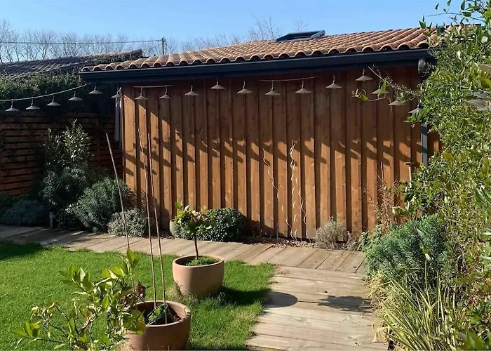 Cabane Au Fond Du Jardin