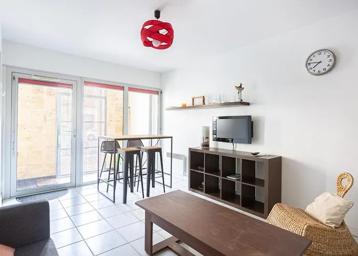 GuestReady - Cours du Médoc\'s flat