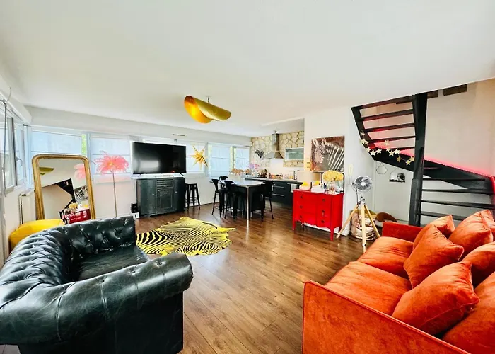 Loft Atypique13Om2-Salon De 40M2, Rooftop Et Patio Couvert Dep Tardif 13H-Pkg Gratuit Prive Sur Place ,Clim
