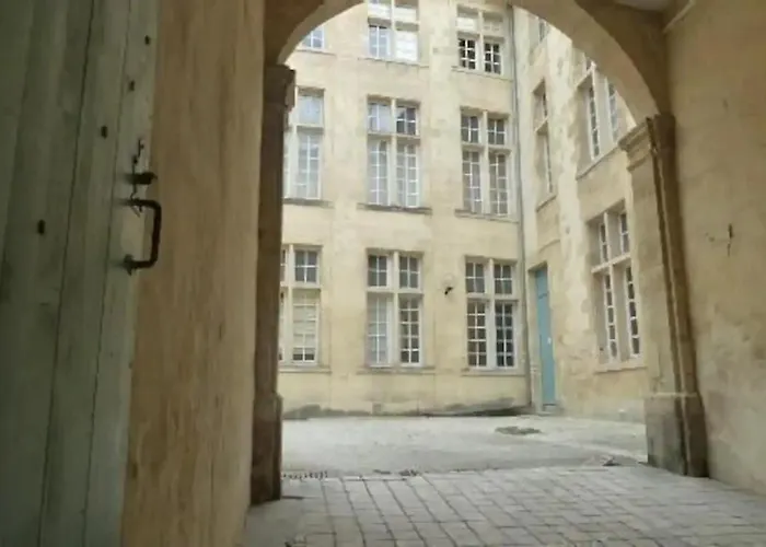 Les Trois Chandeliers Un Petit Paradis En Plein Centre Ville