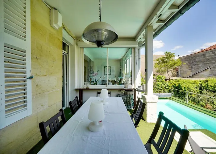 Family House With Pool