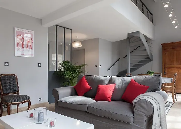 Apartment Rue Neuve With Elevator