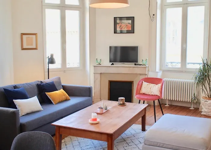 Vue Magique Quais De Bordeaux Apartment 2