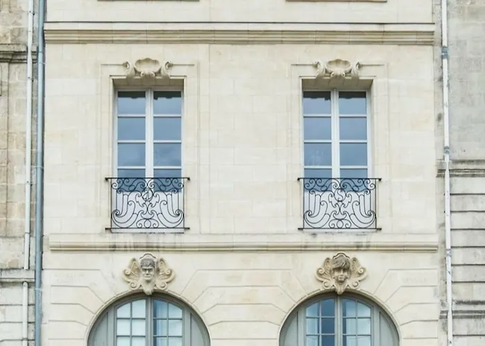 Appartement Camstel Quai De Bordeaux