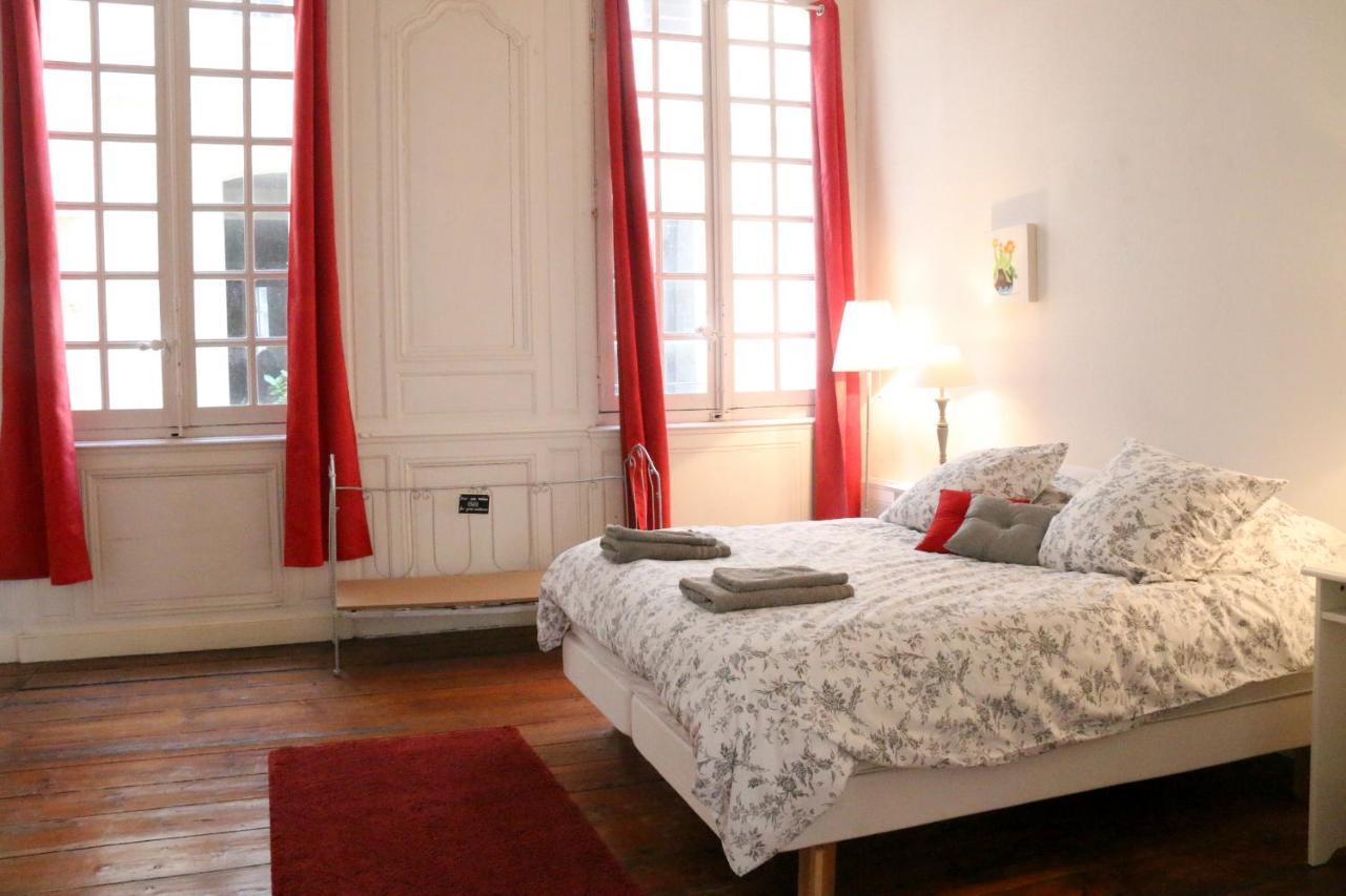 Key To - Fairytale View, 2 Bd + Elevator Apartment
