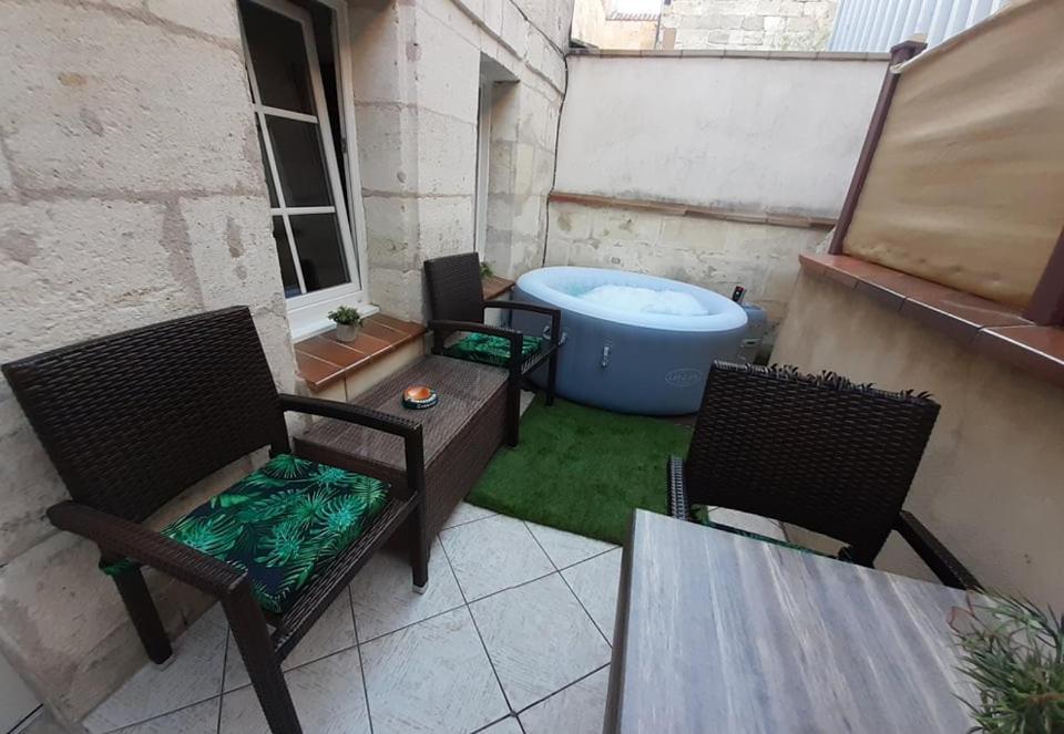 Joli Petit Loft Dans échoppe Pierre Centre-ville Apartamento