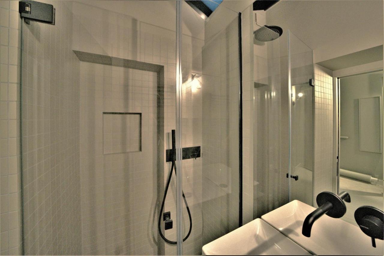 Le Nuage - Design A Triangle D'or *