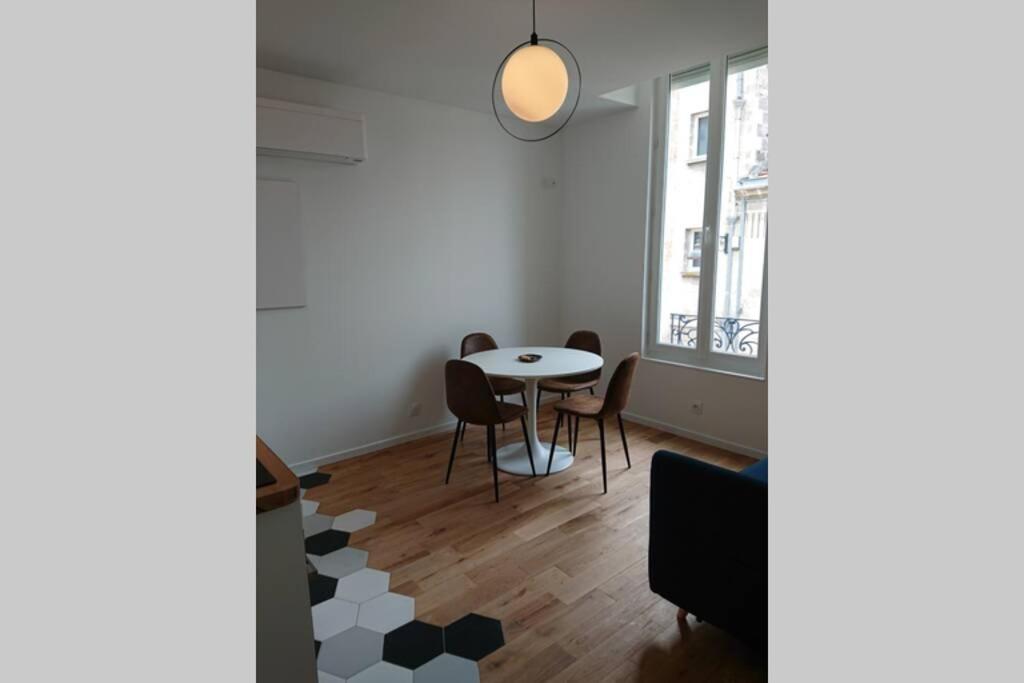 Apartment Montaigne *