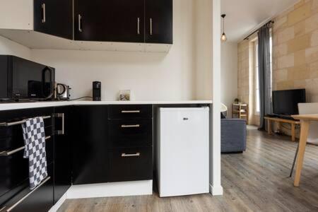 Apartment T2 Place De Lerme *