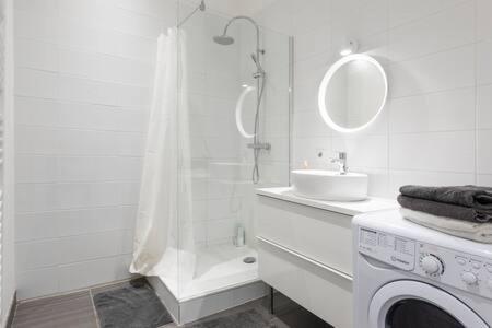 T2 Place De Lerme Apartment *