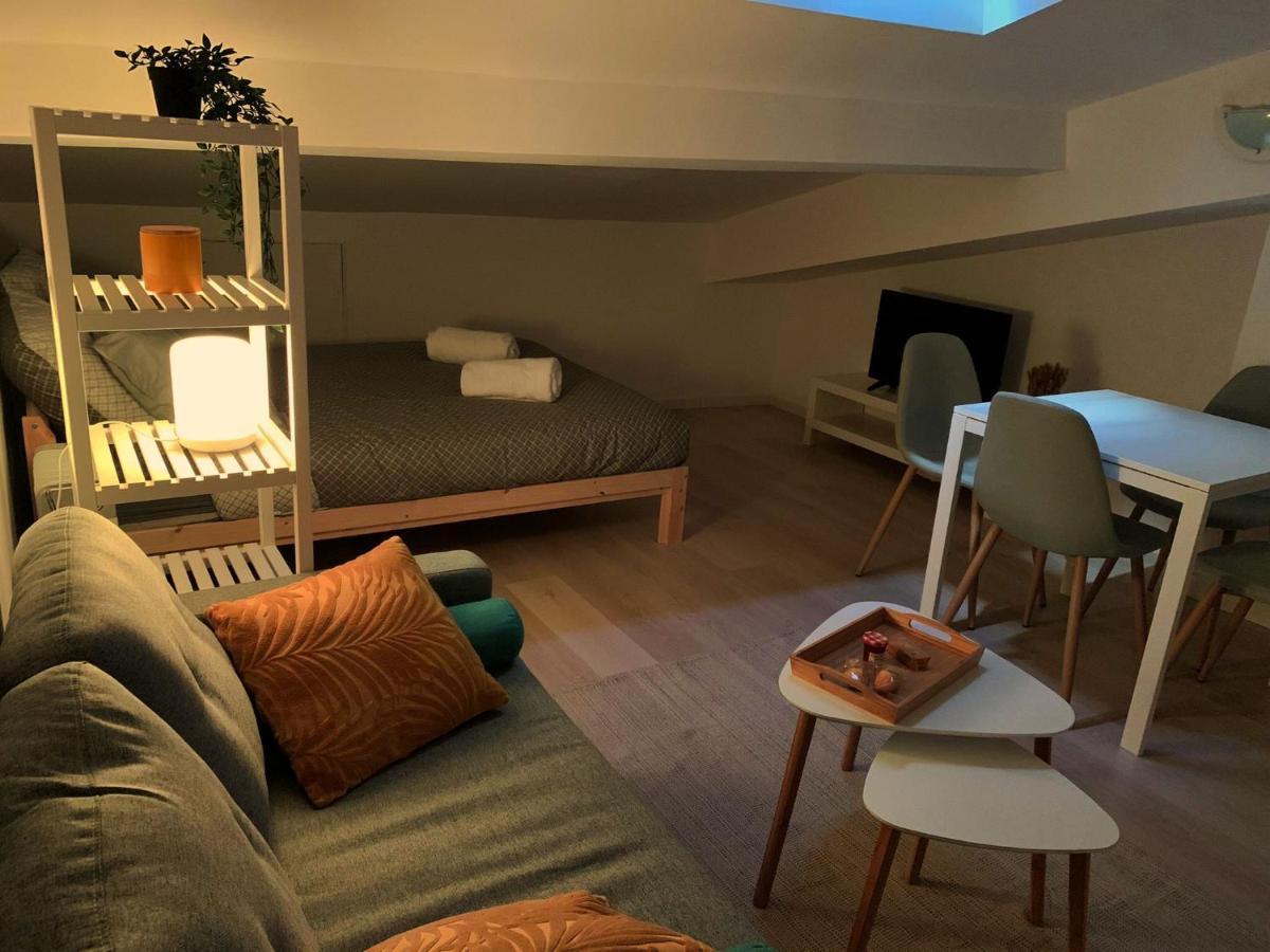 Studio Avec Lumiere D'ambiance - Proche Victoire Apartment *