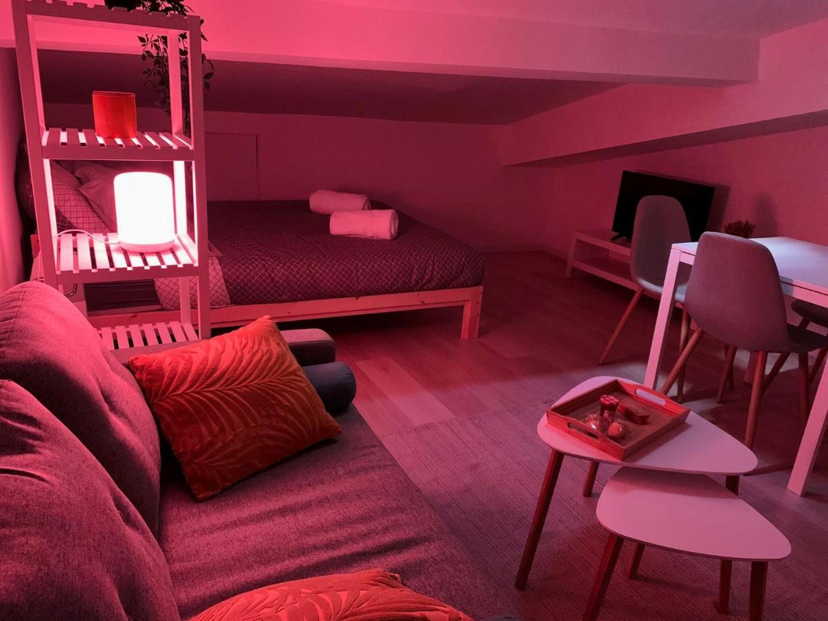 Studio Avec Lumiere D'ambiance - Proche Victoire Bordeaux